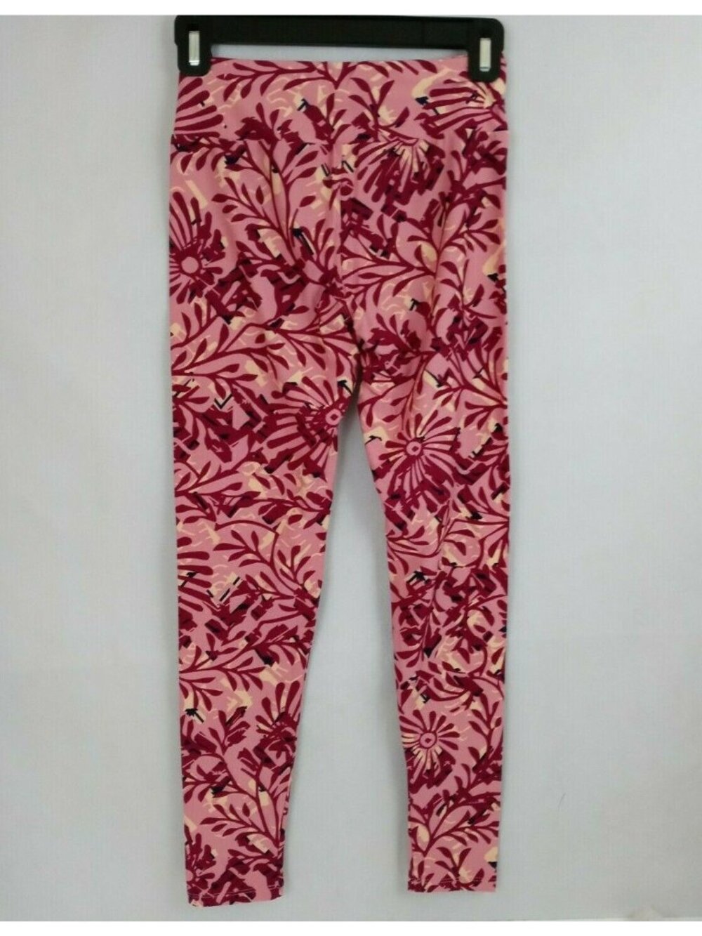 New LuLaRoe One Size Leggings Pink With Colorful Leafy Floral Design